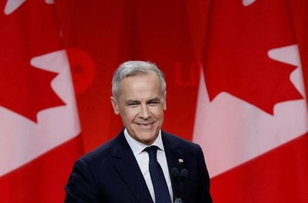 カナダのカーニー首相は２日、記者団に対し、６日に米ワシントンでトランプ大統領と会談すると明らかにした。３月撮影（２０２５年　ロイター/Blair Gable/File Photo）