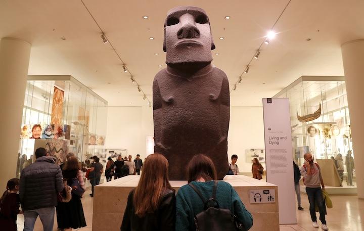 大英博物館にモアイ像の返還を求める Peter Nicholls-REUTERS