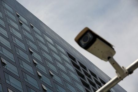中国証券監督管理委員会（証監会）は３１日、中国と米国は会計問題を解決したいという意思があるが、合意できるかどうかは双方の知恵にかかっているとの認識を示した。写真は２０２１年７月、北京で撮影（２０２２年　ロイター/Tingshu Wang）