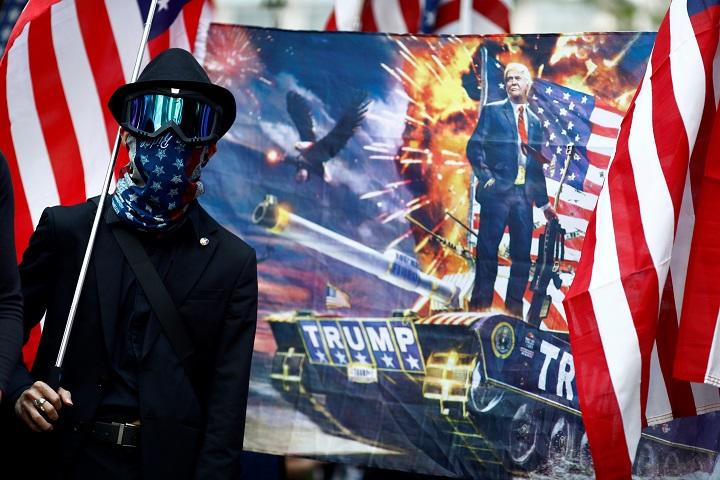 アメリカとトランプに感謝し、米総領事館に行進するデモ隊も　Thomas Peter-REUTERS