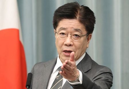 　２月１９日、加藤勝信官房長官（写真）は会見で、米国が同日に地球温暖化対策の国際枠組み「パリ協定」に正式復帰したことに対し、日本政府として歓迎すると述べた。首相官邸で１７日撮影（２０２１年　時事通信）