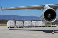 今度はボーイング747でエンジン部品落下　運航停止777と同型