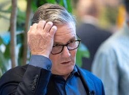 英閣僚ら、スターマー氏に退陣時期示すよう要求へ＝報道