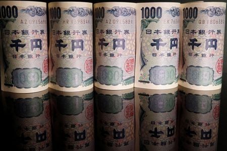 　７月１１日、投資信託協会が発表した６月の投信概況によると、６月末の国内公募投信の純資産残高は、前月比３．６％増の２３７兆３８８９億円。写真は円紙幣。２０２２年９月撮影（２０２４年　ロイター/Florence Lo）