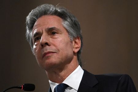 ブリンケン米国務長官（写真）は１４日、パレスチナ自治区ガザでの紛争後の管理計画を発表し、停戦合意が成立すれば退任するバイデン政権はロードマップをトランプ次期大統領のチームに引き継ぐと述べた。２０２４年１２月撮影（２０２５年　ロイター/ANDREW CABALLERO-REYNOLDS/Pool via REUTERS）