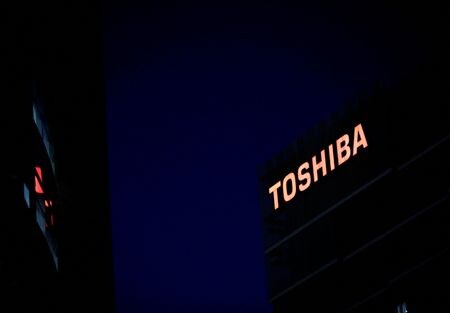 東芝は２８日に開く定時株主総会の招集通知に、一部の取締役選任案に反対意見があったことを注記する。資料写真、２０２１年６月撮影（２０２２年　ロイター/Kim Kyung-Hoon）