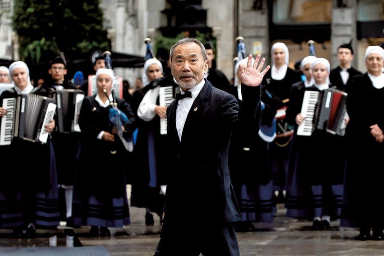 駆け出しの時期に書いたストーリーの2度目の書き直しを発表した村上春樹（2023年10月、スペインのアストゥリアス皇太子賞授賞式で）　SAMUEL DE ROMAN/GETTY IMAGES