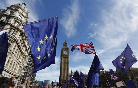 　８月２０日、英国の欧州連合（ＥＵ）離脱担当省は、モノの規制や情報保護などを巡り、ＥＵとの離脱交渉における英国の立場を説明する一連の新文書を週内に公表すると発表した。写真はロンドンで３月撮影（２０１７年　ロイター／Peter Nicholls）