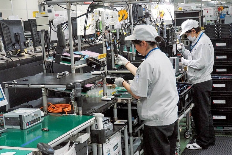 家電は日本の輸出産業の礎だった（パナソニックの工場）　CHRISTOPH DERNBACHｰPICTURE ALLIANCE/GETTY IMAGES