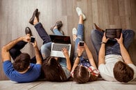 ネットでコンテンツの消費はするが、発信はほとんどしない日本の子どもたち