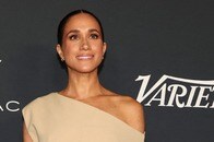 2024年も「ニュートラルファッション」のメーガン妃...「色のある服を着たかった」発言は何だったのか？