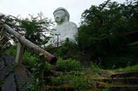 旧道からの県境越えで出会った「廃墟・廃道・廃大仏」