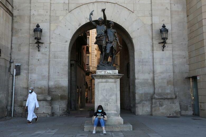 スペイン北東部カタルーニャ自治州のトラ首相は13日、新型コロナウイルス感染の再拡大を受け、同州西部リェイダ周辺の住民16万人に外出禁止令を発令すると表明した。リェイダで4日撮影(2020年　ロイター/NACHO DOCE)