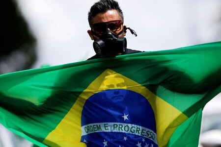 　１５日、ブラジル中央銀行が発表した３月の経済活動指数は前月比５．９％低下し、統計を開始した２００３年以来最大の落ち込みとなった。写真は４月２６日撮影（２０２０年　ロイター/Adriano Machado）