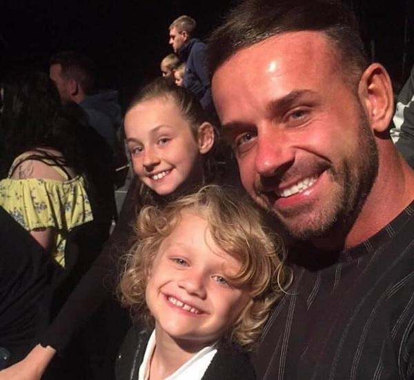 ジョーダン（中央）を失う悲しみは言葉では言い表せないと父親のマットは語った　Facebook