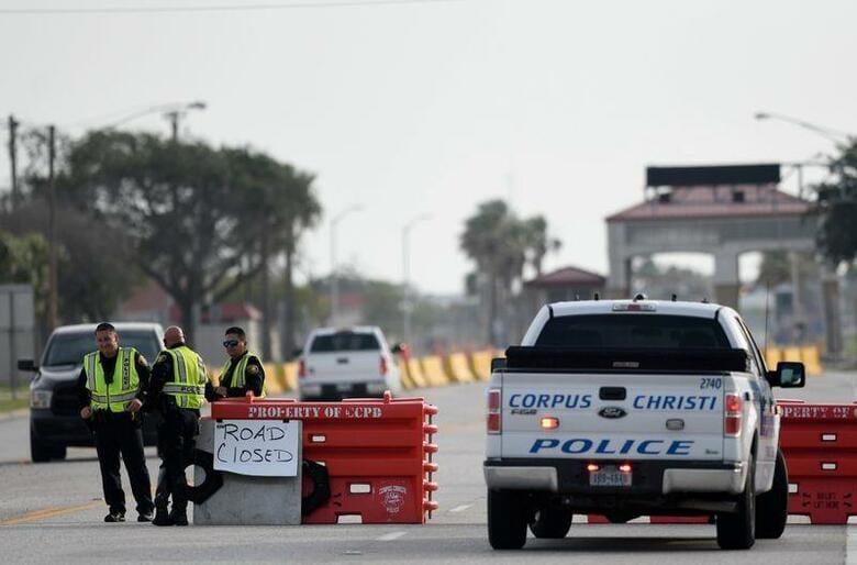 米テキサス州のコーパスクリスティ海軍航空基地で、銃撃があり、兵士1人が負傷した。同基地前で撮影(2020年　ロイター/Annie Rice/Caller-Times/USA TODAY NETWORK)