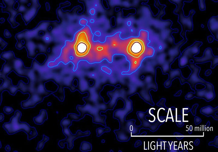 初めて可視化されたダークマター（赤い部分）　S. Epps & M. Hudson / University of Waterloo