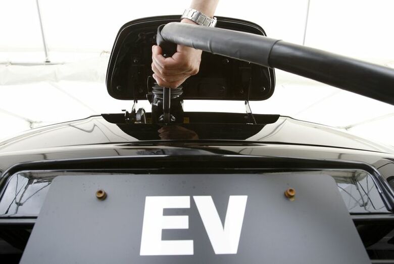 電気自動車の充電設備。２００９年７月、神奈川県横須賀市で撮影（２０２６年　ロイター/Yuriko Nakao）