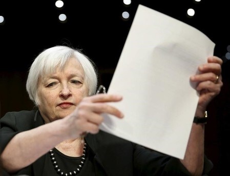 　１１月１８日、米カンザスシティー連銀のジョージ総裁は、緩やかにしか金利を引き上げるべきではないとの考えを示した。写真はＦＲＢのイエレン議長。ワシントンで昨年１２月撮影（２０１６年　ロイター／Gary Cameron）