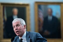 ホルムズ海峡の船舶交通量「顕著に」増加＝米エネ長官