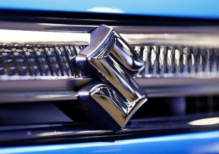 　８月３日、スズキが発表した２０１７年４―６月期の連結決算では、営業利益が前年同期比４３．８％増の８５１億円で過去最高となった。インドなどのアジア、日本、欧州の各事業で増益となった。為替の円安影響も寄与した。１８年３月期の連結業績予想は据え置いた。写真は都内で２月撮影（２０１７年　ロイター／Kim Kyung Hoon）