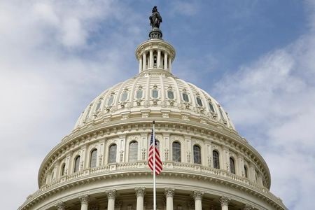 　３月２４日、米国務省は、北朝鮮のミサイル開発プログラムに転用可能な品目を提供したとして、ロシア企業２社と北朝鮮の１社に制裁を科したと発表した。写真はワシントンの連邦議会議事堂。２０１７年９月撮影（２０２２年　ロイター／Joshua Roberts）
