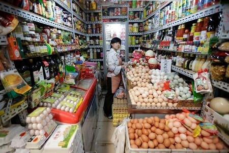 　５月１２日、中国国家統計局が発表した４月の生産者物価指数（ＰＰＩ）は、前年比３．１％低下し、４年ぶりの大幅な落ち込みを記録した。２０１９年５月２３日、北京のスーパーで撮影（２０２０年　ロイター/Jason Lee）