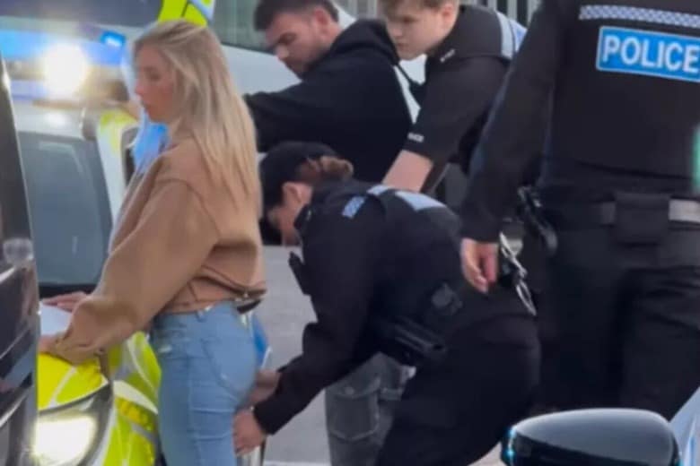 動画には「フェイク」である証拠が？　@bonnie_blue_xox