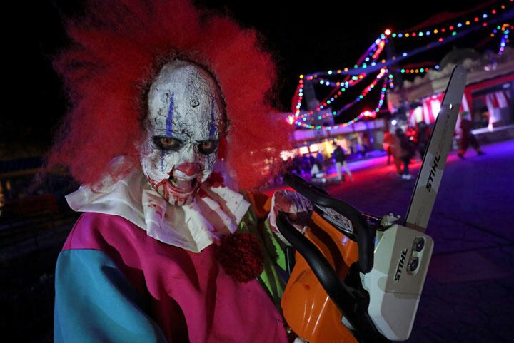 今年のハロウィンの仮装は「ジョーカー」が一番人気？　Yves Herman-REUTERS