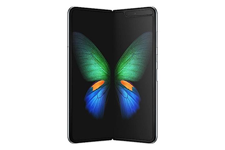 2月20日、韓国のサムスン電子は、折り畳み可能なスマートフォン「ギャラクシーフォールド」を公開した。提供写真（2019年　ロイター/Courtesy Samsung/Handout via REUTERS）