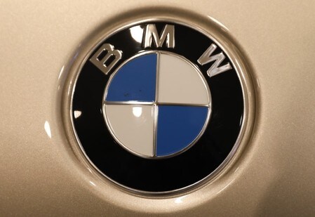 　７月６日、独自動車大手ＢＭＷは、中国が導入した米製品に対する２５％の関税措置の影響を完全に吸収することは不可能で、米国から中国に輸出する車両の価格を引き上げざるを得なくなるとの見解を示した。写真は同社のロゴ。ＮＹ市で３月撮影（２０１８年　ロイター/Shannon Stapleton）