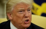 トランプがFBI解任のコミーをけん制　会話テープの存在ほのめかす