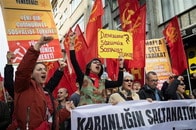 「戻れピカチュウ！」トルコでの反体制デモで警官隊から逃げ惑うピカチュウが目撃される