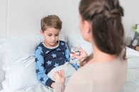 サプリ常用は要注意、健康的な睡眠を助ける「就寝前の適切な習慣」とは？