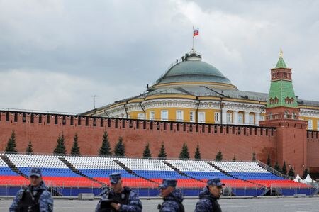 ロシアで来年３月１７日に大統領選が実施される。プーチン大統領は再選を目指して出馬する公算が大きく、少なくとも２０３０年までの続投が決まる可能性がある。写真は５月、モスクワの赤の広場で撮影（２０２３年　ロイター／Evgenia Novozhenina）