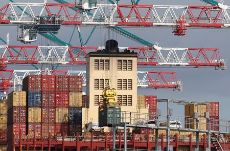 　３月２０日、チリ中央銀行が発表した２０２２年第４・四半期の国内総生産（ＧＤＰ）は前期比０．１％増と予想を下回ったものの、４四半期ぶりにプラス成長となった。写真は２０１９年８月、サンアントニオ港で撮影（２０２３年　ロイター/Rodrigo Garrido）