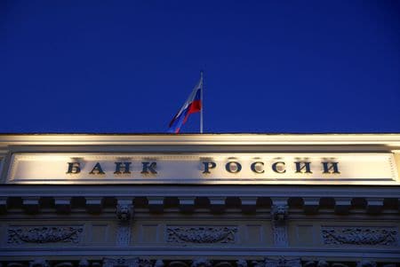 ロシア中央銀行は１１日、月次ベースの対外貿易統計の公表を一時的に停止したと発表した。２０２１年３月撮影（２０２２年　ロイター/Maxim Shemetov）