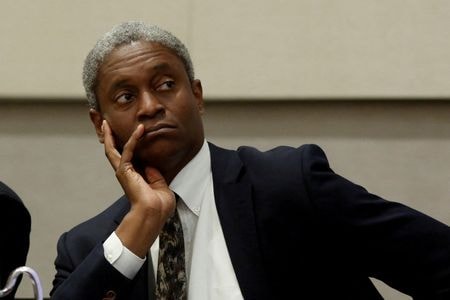 　米連邦準備理事会（ＦＲＢ）当局者らは３月に利上げする構えを明確にしているが、３１日の一連の高官発言は利上げ後の道筋について慎重な言い回しに終始した。写真はアトランタ地区連銀のボスティック総裁、２０１９年１月にアトランタで撮影（２０２２年　ロイター/Christopher Aluka Berry）