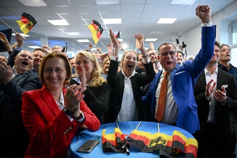 ドイツでも極右政党「ドイツのための選択肢（AfD）」が躍進　ANNEGRET HILSEーREUTERS