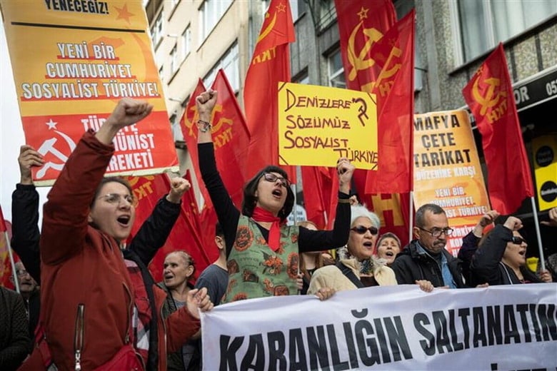 トルコでは反エルドアンデモが各地で発生している　Sahan Nuhoglu-shutterstock