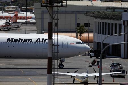 米財務省は１９日、アラブ首長国連邦（ＵＡＥ）を拠点とする企業２社に対し、イランのマハン航空に支援を行っているとして制裁を科すと発表した。カラカスで昨年４月撮影（２０２０年　ロイター/CARLOS GARCIA RAWLINS）