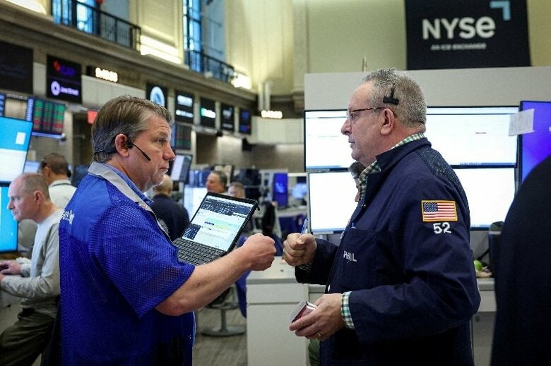 米ニューヨーク証券取引所のフロアで今月５日撮影。REUTERS/Brendan McDermid/File Photo