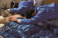 オミクロン株の今そこにある危機