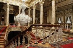 オスマン帝国を虜にした「バタ臭い日本美術」の謎...宮殿コレクション「輸出美術工芸」が明かすジャポニスムの新史とは？