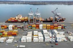 カナダ、50％の米関税に直面　一部産業で雇用喪失の恐れ
