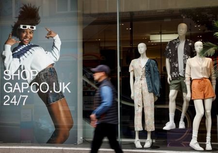 英国立統計局（ＯＮＳ）が１２日発表した６月の国内総生産（ＧＤＰ）は前月比１．０％増と、ロイターがまとめた市場予想の０．８％増を上回った。写真はロンドン、７月撮影（２０２１年　ロイター／John Sibley）