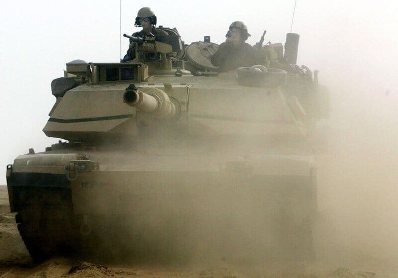 ウクライナのゼレンスキー大統領は25日、米国の戦車「エイブラムス」（写真）がウクライナに到着したと述べた。2002年12月撮影（2023年　ロイター）