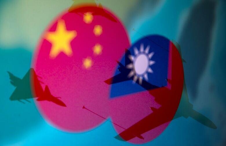 台湾国防部（国防省）は12日、戦闘機や核搭載可能爆撃機を含め25機の中国軍機が台湾の防空識別圏に侵入したと発表した。これまでで最大規模の侵入となる。4月9日撮影（2021年　ロイター／Dado Ruvic/Illustration）