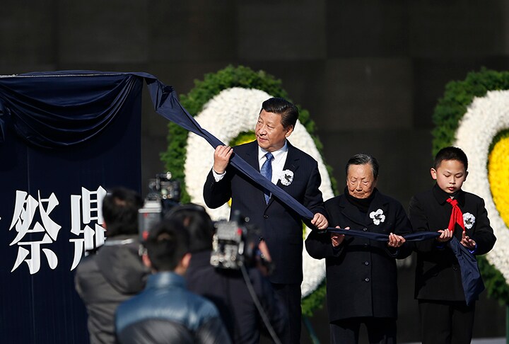 昨年12月13日、「南京大虐殺」の新たな「国家哀悼日」の式典に出席した習近平　 Aly Song-REUTERS