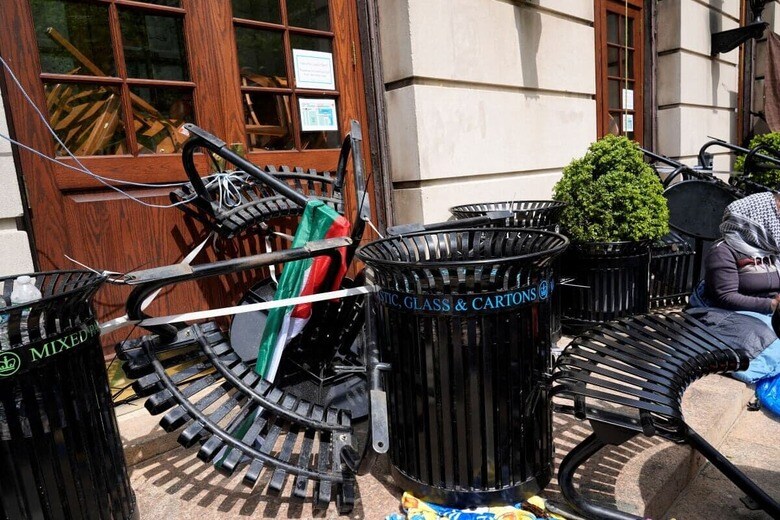 パレスチナ支持の学生らが占拠したコロンビア大学の建物　Mary Altaffer/Pool/REUTERS